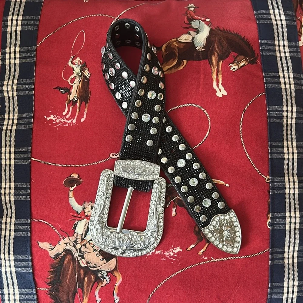 Glitzy Western Belt Choker - Picture 3 of 7